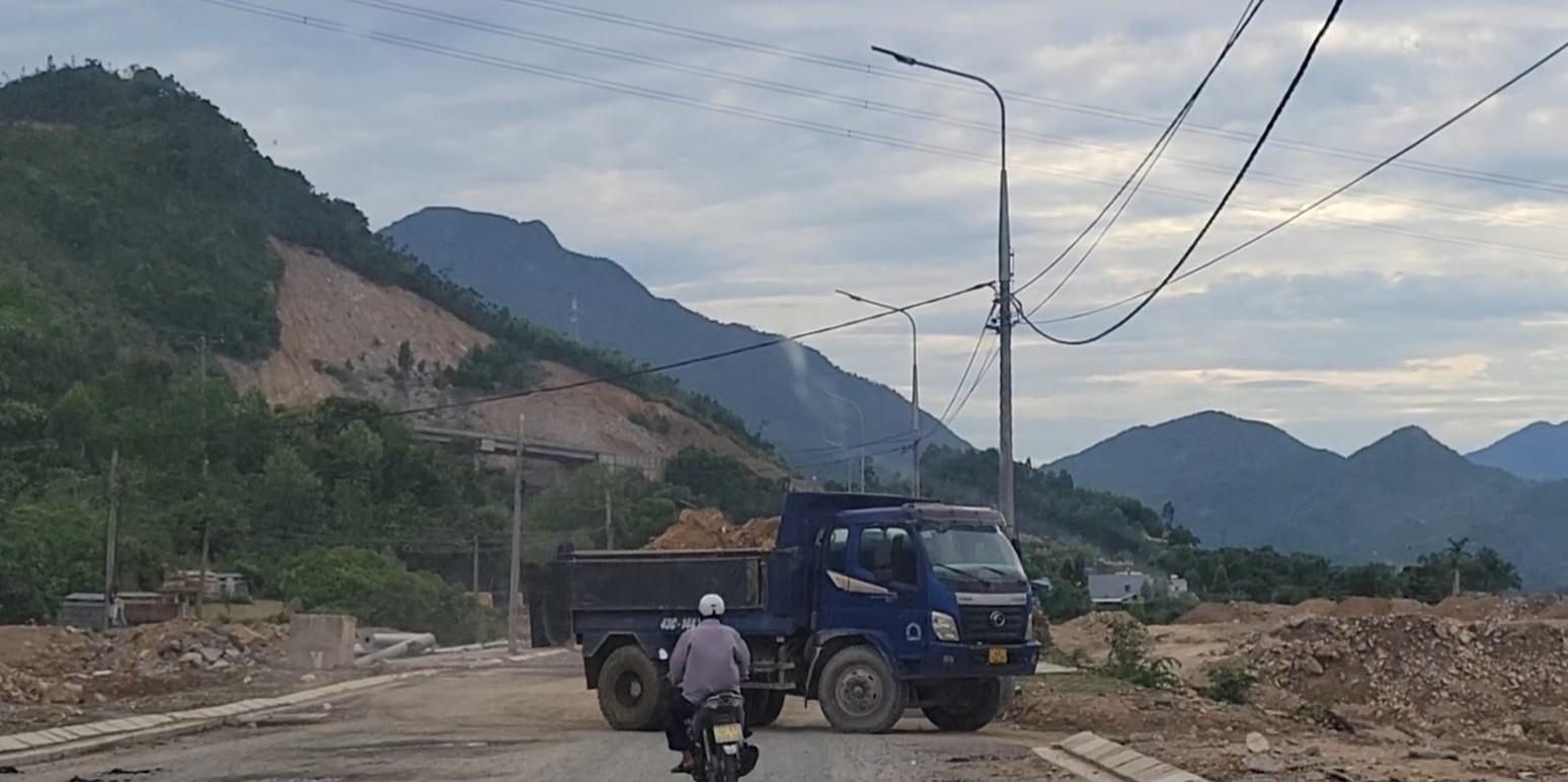 Môi trường - Tp.Đà Nẵng: Cần chấn chỉnh trách nhiệm nhà thầu thi công đồi Lệ Mỹ (Hình 5).