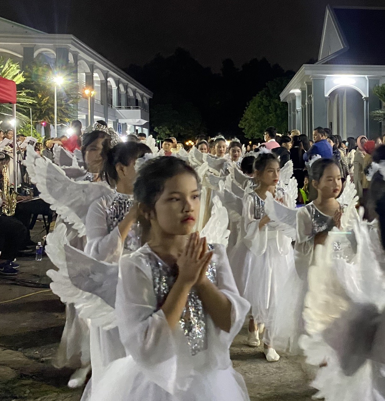 Dân sinh - Đêm Noel lung linh sắc màu tại Tp.Đà Nẵng (Hình 9).