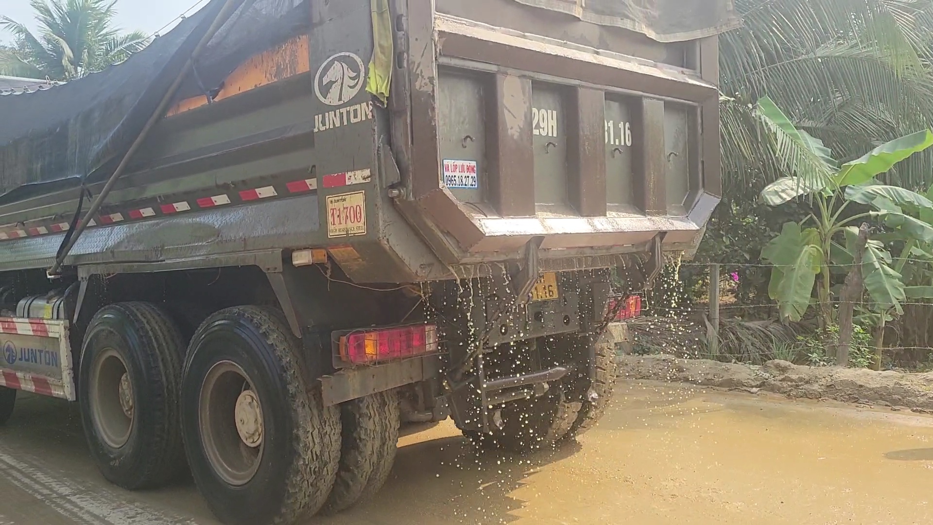 Môi trường - Bình Định: Cần chấn chỉnh hoạt động vận tải tại mỏ cát 31 An Lão (Hình 9).