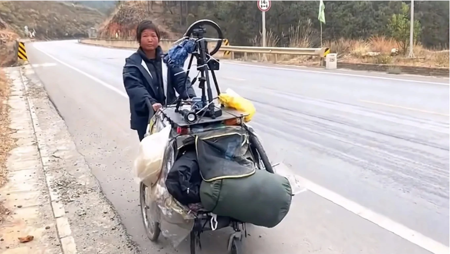 Đời sống - Du lịch bụi suốt 3 năm, cô gái gây sốc vì trông như “mẹ bổi” 58 tuổi (Hình 5).