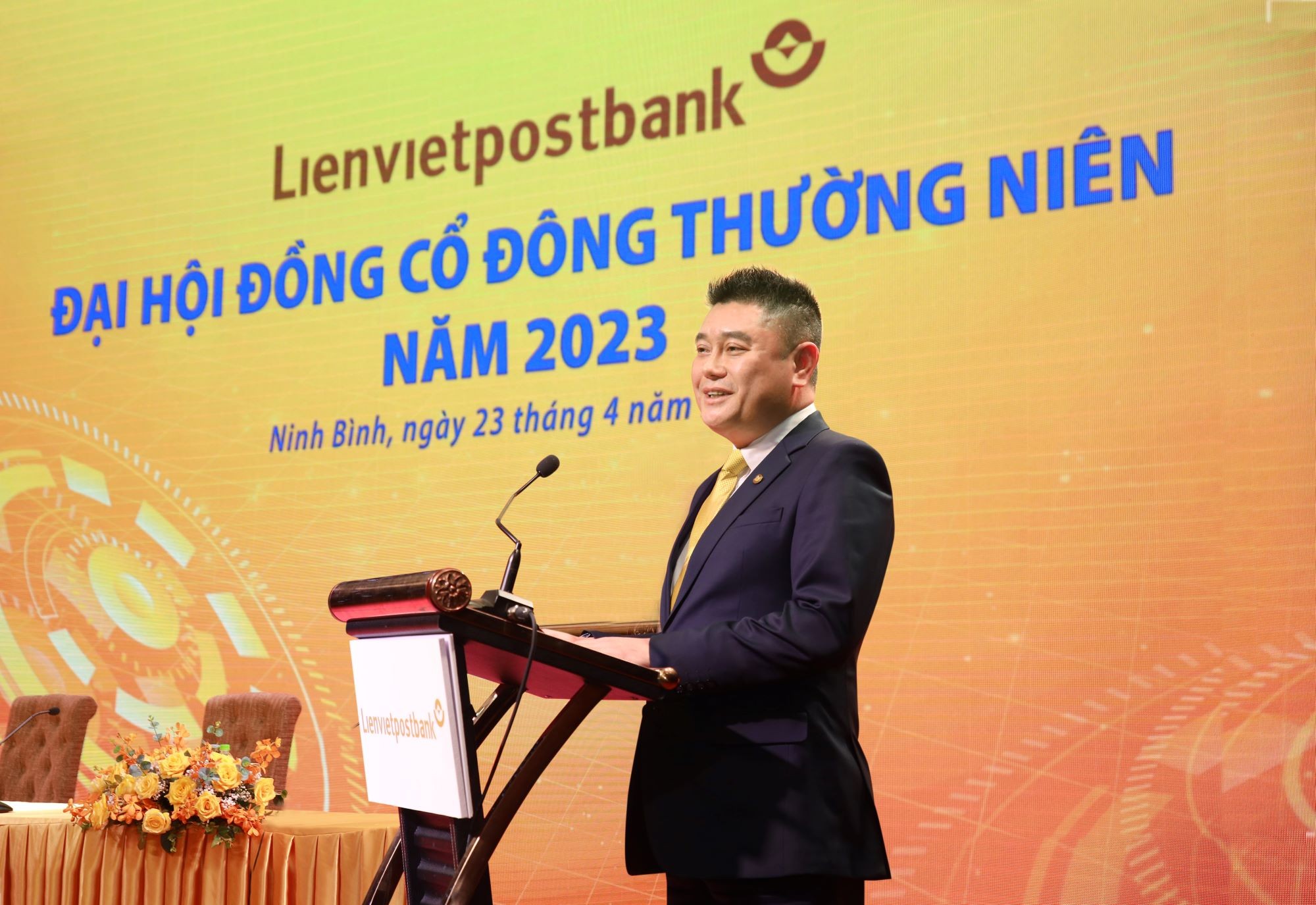 Tài chính - Ngân hàng - LienVietPostBank nâng 'room' ngoại lên 15,5%, đổi tên thành LPBank