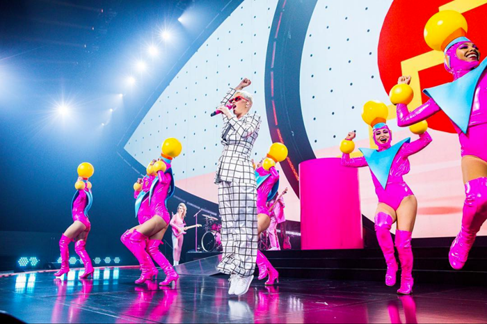 Giải trí - Katy Perry diện ba thiết kế của Công Trí trong tour diễn thế giới (Hình 5).