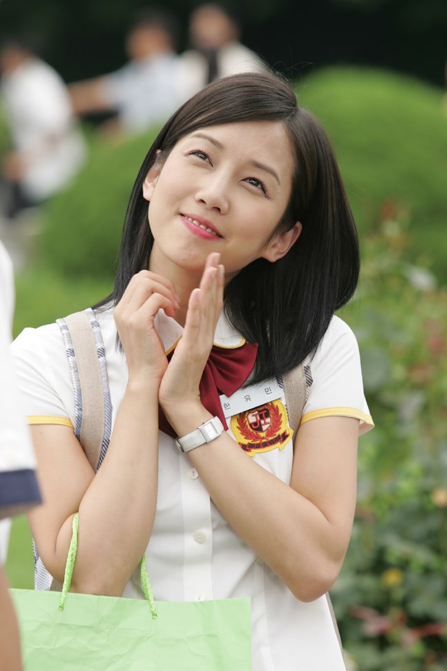 Sáng ngày 10/2/2007, showbiz Hàn Quốc đã chấn động bởi thông tin nữ diễn diên trẻ Jung Da Bin đã treo cổ tự vẫn tại nhà bằng khăn bông trong nhà tắm.