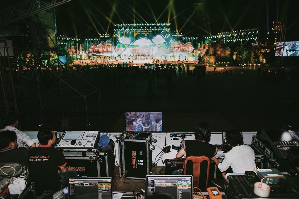 Văn ho&aacute; - Lễ hội c&agrave; ph&ecirc; Bu&ocirc;n Ma Thuột 2019: Cho&aacute;ng ngợp với s&acirc;n khấu hơn 2.500m  (H&igrave;nh 4).