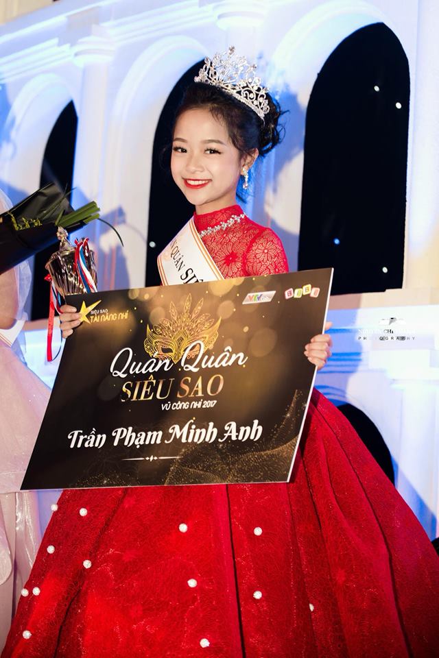 Ng&ocirc;i sao - Ngắm vẻ thần th&aacute;i của mẫu nh&iacute; 10 tuổi v&ocirc; c&ugrave;ng &ldquo;hot&rdquo; của l&agrave;ng mốt Việt (H&igrave;nh 2).
