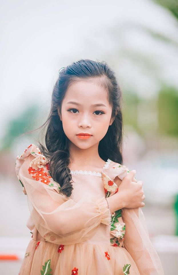 Ng&ocirc;i sao - Ngắm vẻ thần th&aacute;i của mẫu nh&iacute; 10 tuổi v&ocirc; c&ugrave;ng &ldquo;hot&rdquo; của l&agrave;ng mốt Việt (H&igrave;nh 3).