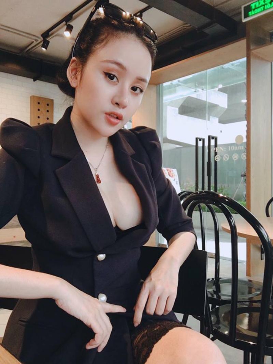 Ngôi sao - Bà Tưng từ sexy hoang dại không điểm dừng đến cú chuyển mình gây sốc (Hình 9).