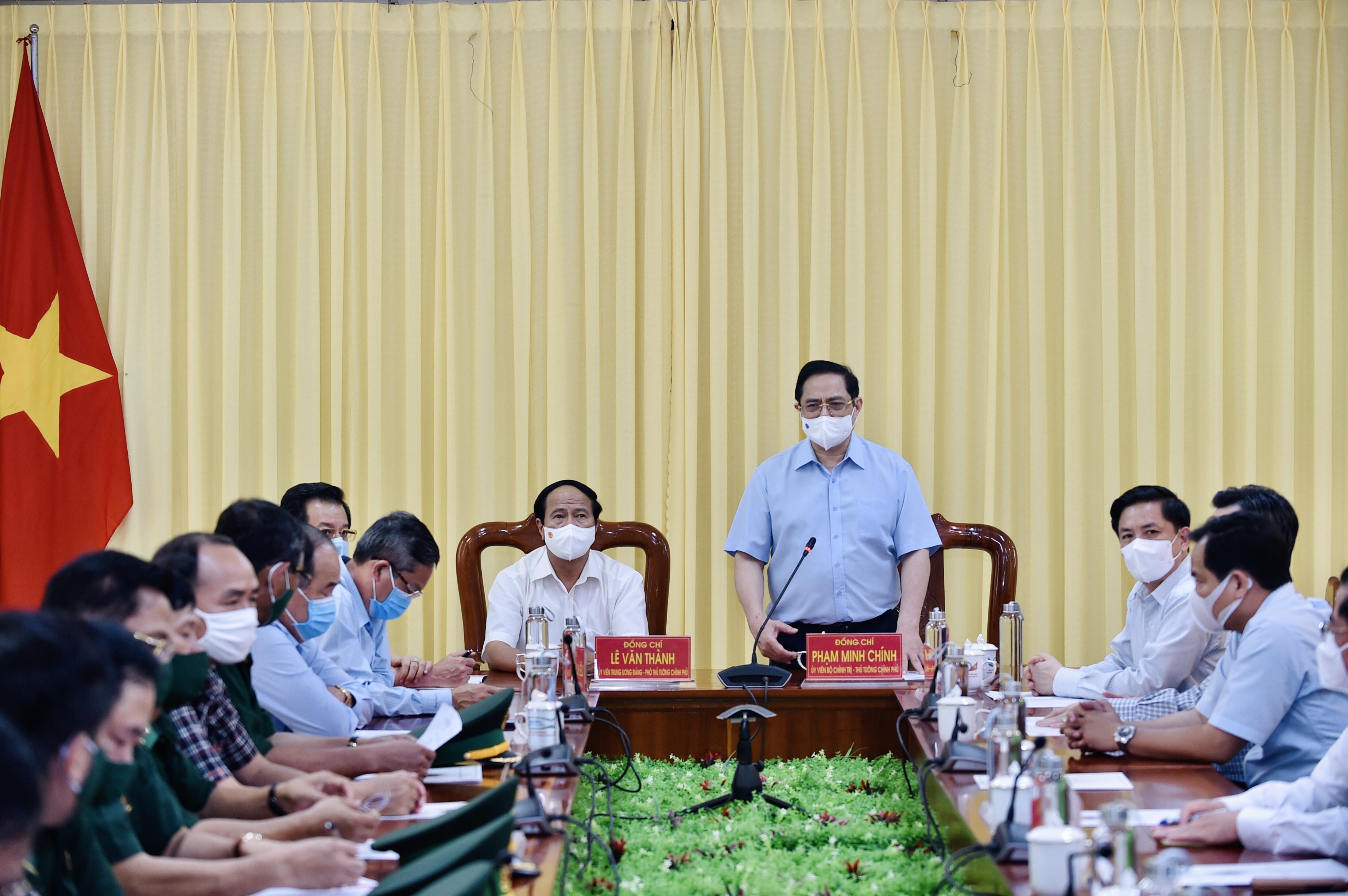 Tiêu điểm - Thủ tướng thị sát biên giới Tây Nam, đốc thúc chống dịch, động viên lực lượng tuyến đầu (Hình 3).