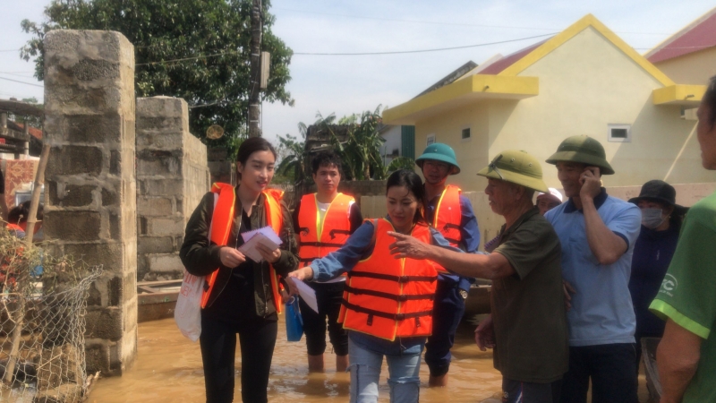 Giải trí - Bà trùm Hoa hậu Phạm Kim Dung: 'Làm từ thiện thật ra rất khó'