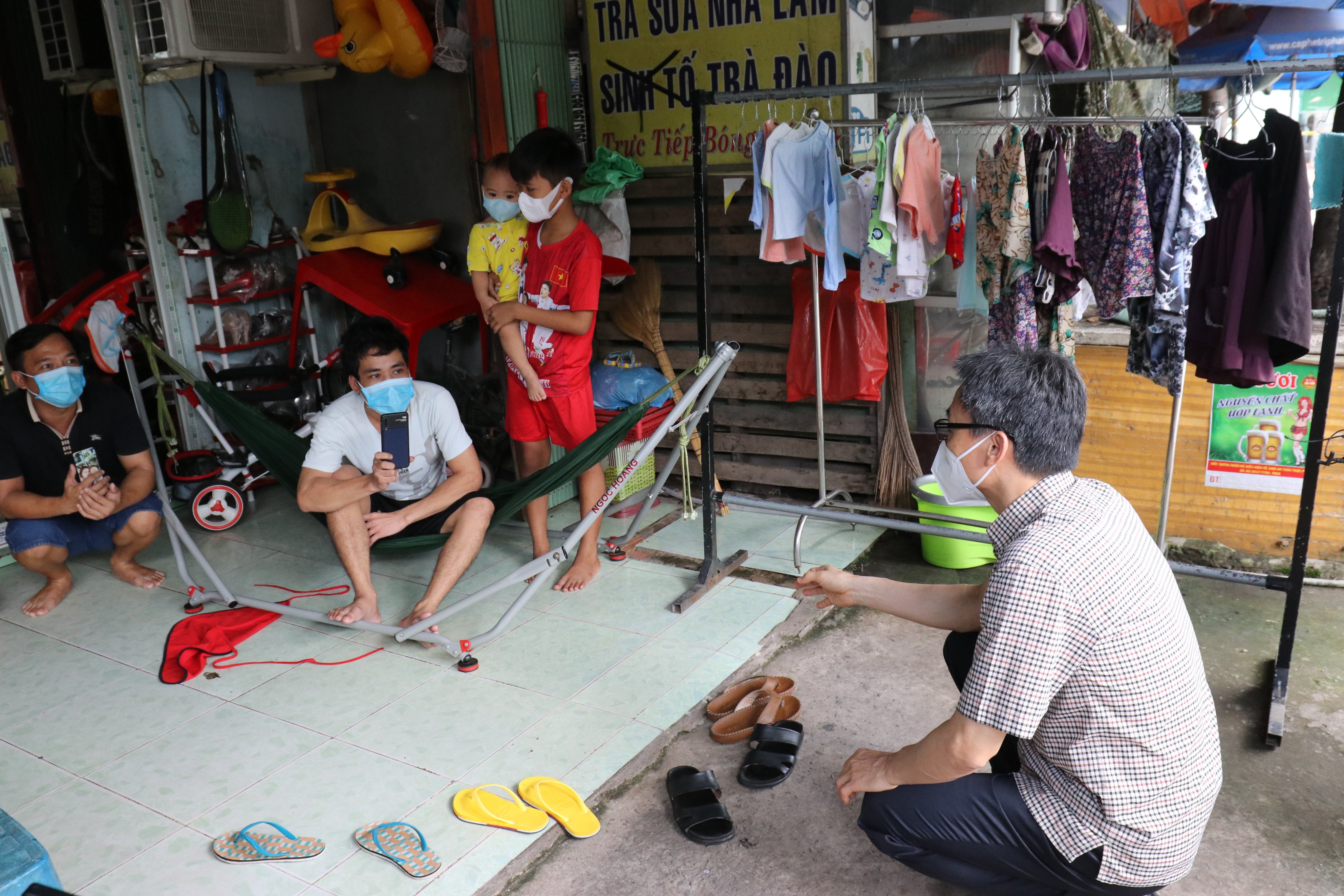 Sự kiện - Phó Thủ tướng Vũ Đức Đam thị sát công tác phòng chống dịch ở Bình Dương