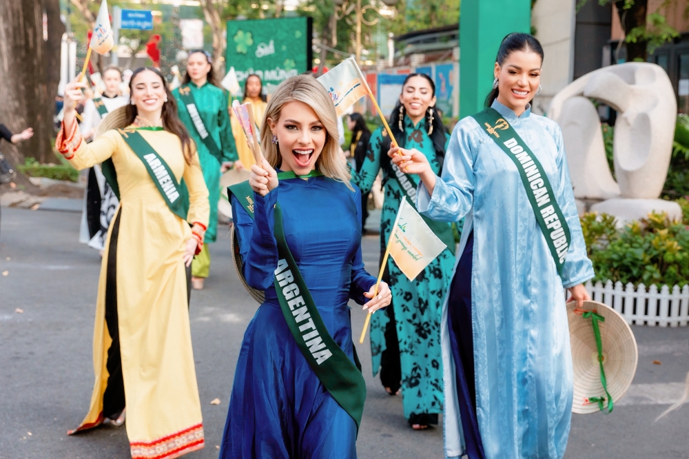 Giải trí - Thí sinh Miss Earth 2023 tham gia lễ khai mạc Tuần lễ du lịch Tp.HCM (Hình 2).