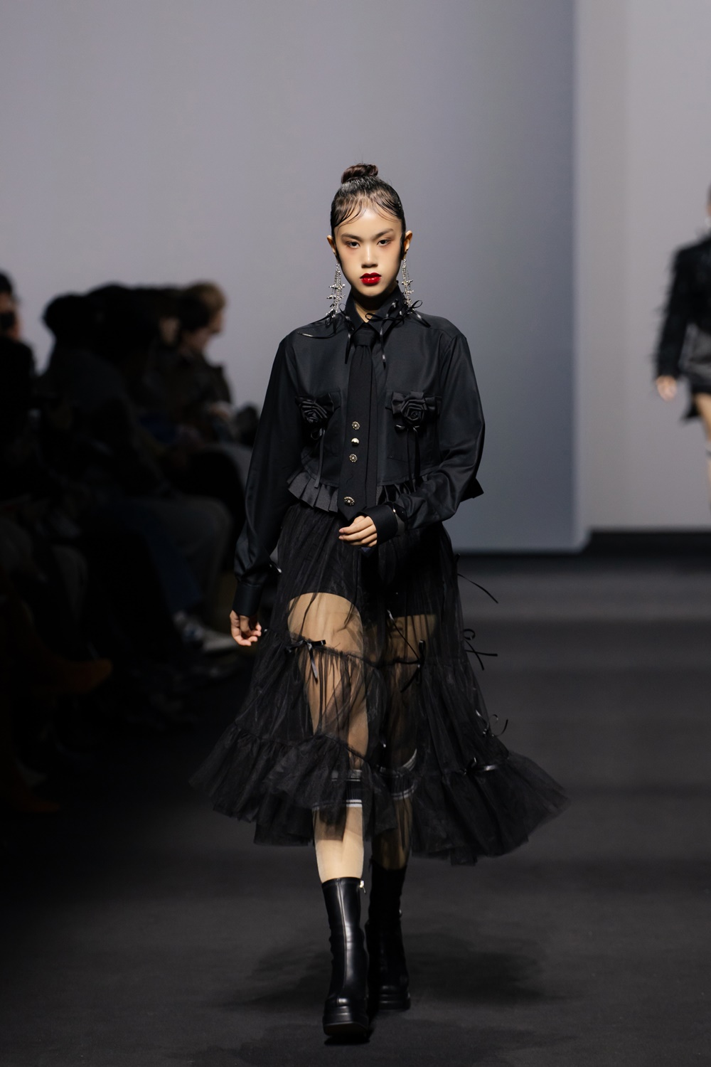 Giải trí - Mẫu nhí Kelly Ngọc Anh và Almira Bảo Hà khoe chân dài 1,1m ở Seoul Fashion Week (Hình 5).