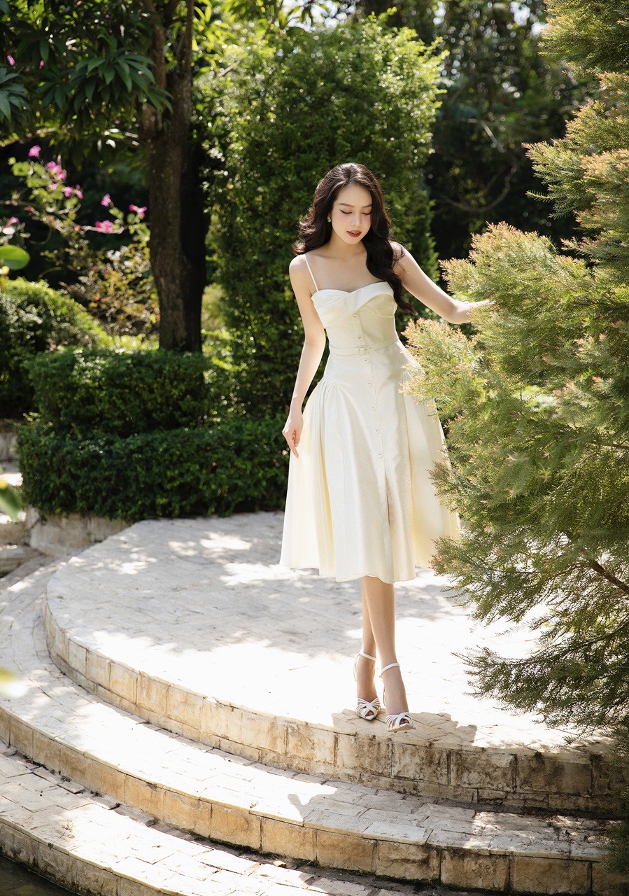Giải trí - Hoa hậu Thanh Thủy đẹp hút hồn trong bộ ảnh thời trang (Hình 4).