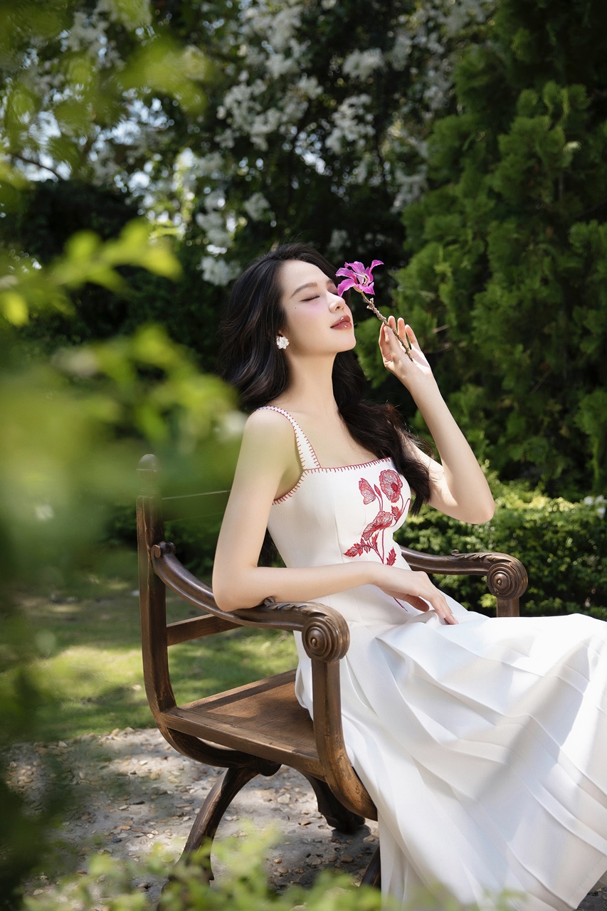 Giải trí - Hoa hậu Thanh Thủy đẹp hút hồn trong bộ ảnh thời trang (Hình 8).