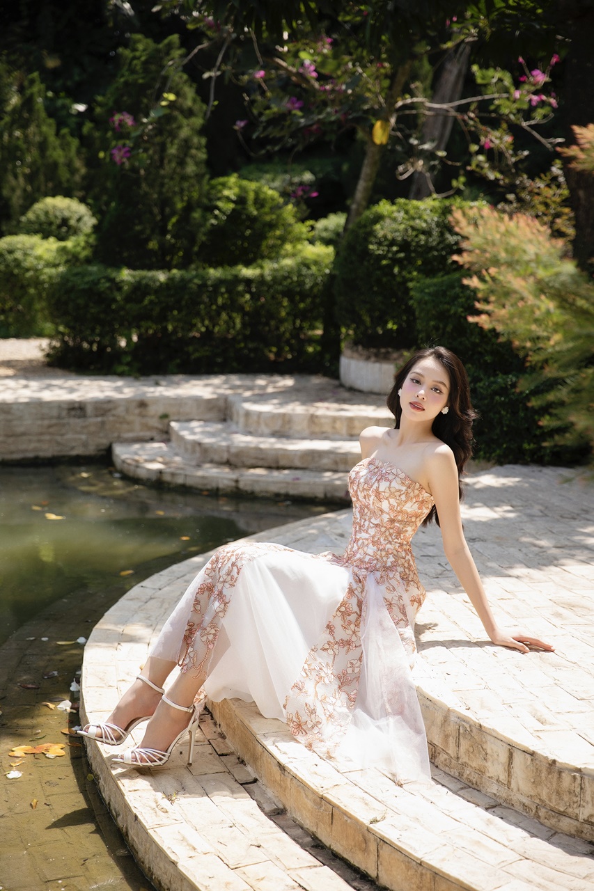 Giải trí - Hoa hậu Thanh Thủy đẹp hút hồn trong bộ ảnh thời trang