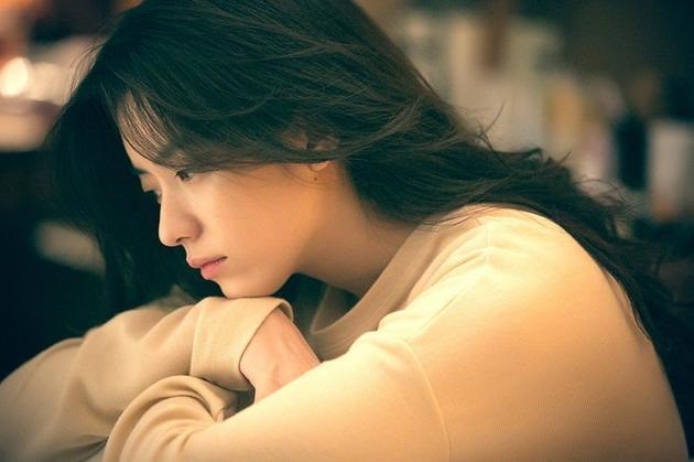 Bị trầm cảm nặng sau khi ly h&ocirc;n chồng, phải l&agrave;m sao?