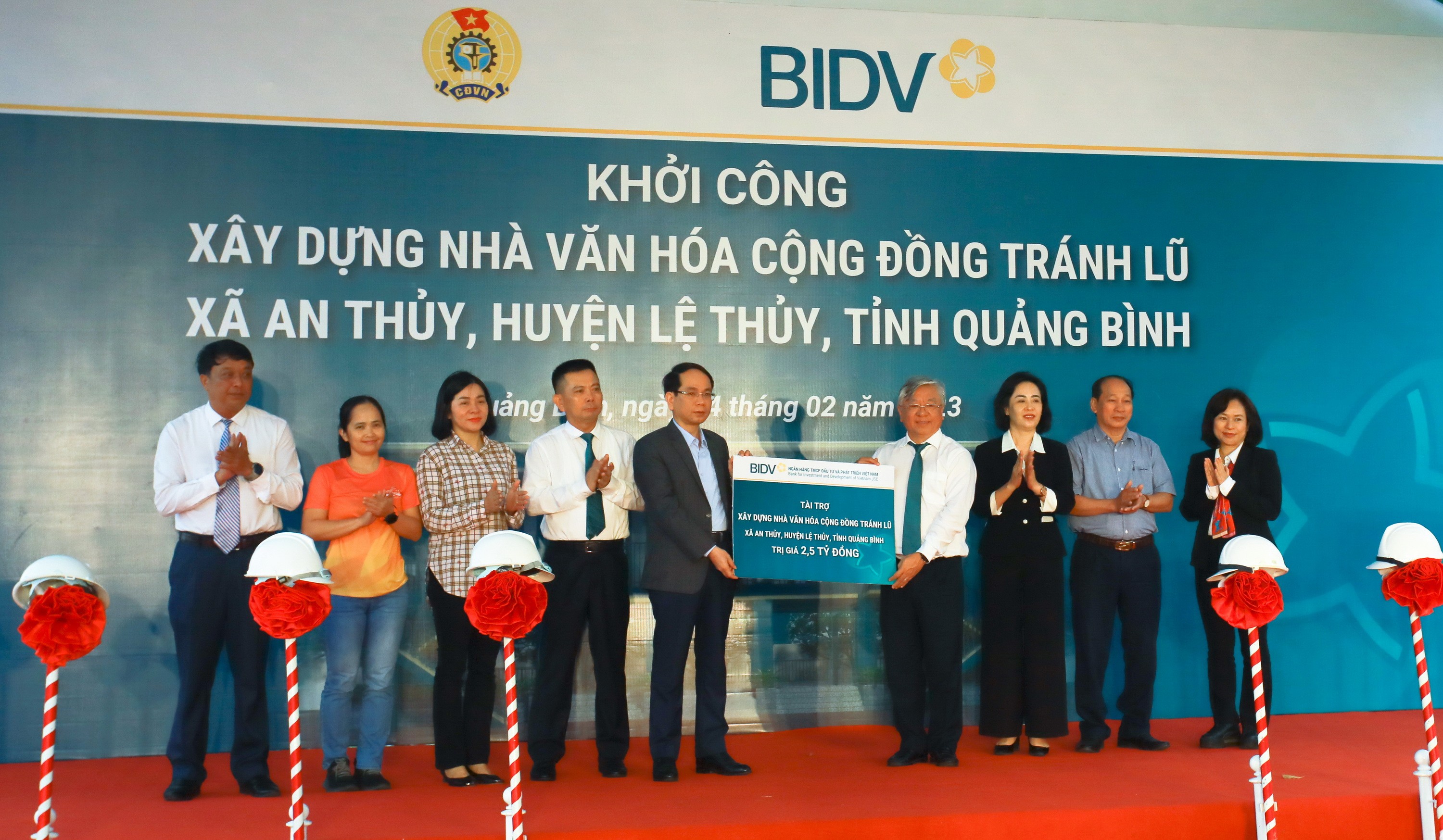 Cần biết - BIDV tặng Nhà văn hóa cộng đồng tránh lũ tại Quảng Bình (Hình 2).