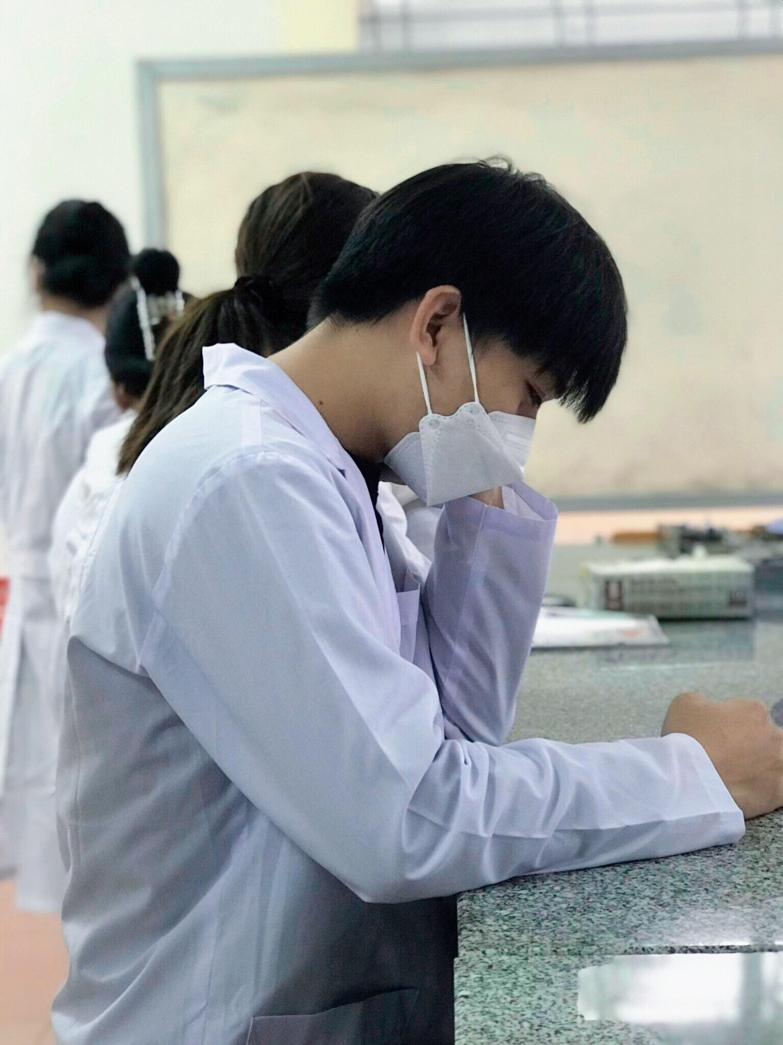 Xã hội - Nhiều trường thông báo tăng học phí: Sinh viên lo lắng cha mẹ thêm vất vả (Hình 2).