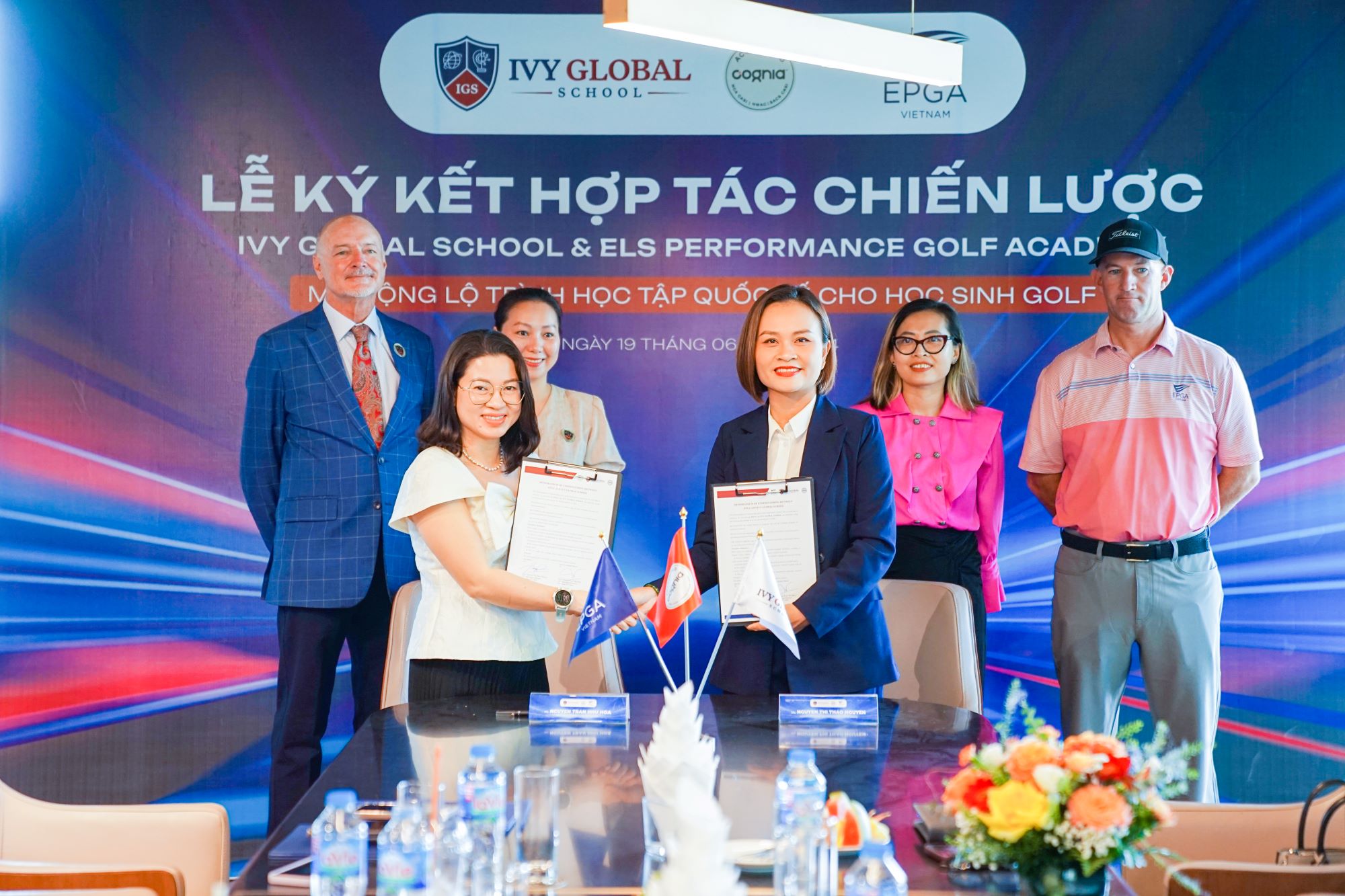 Xã hội - Ký kết hợp tác Ivy Global School và Học viện Golf Els Việt Nam