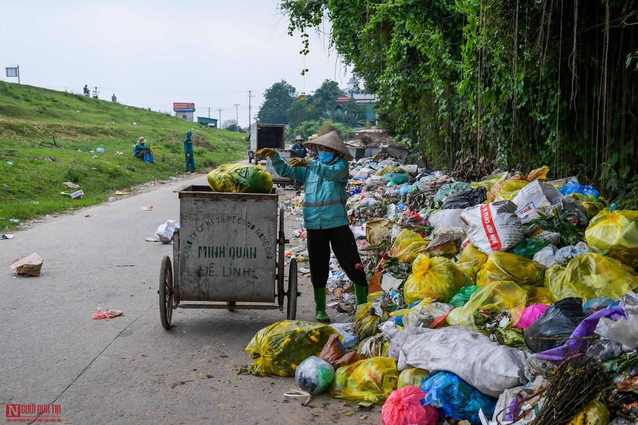 Môi trường - Huyện Mê Linh tiếp tục né tránh trách nhiệm trong vụ rác thải sinh hoạt từ khu cách ly Hạ Lôi