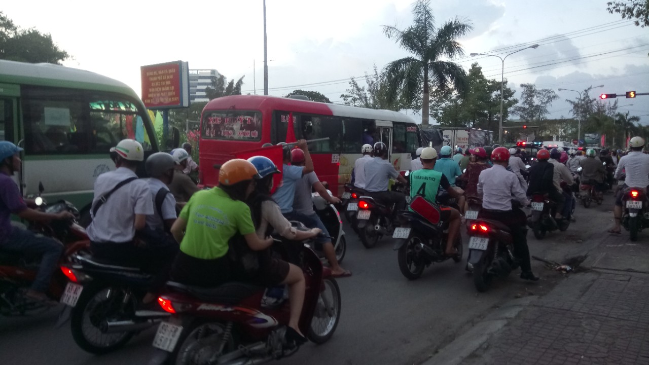 Tin nhanh - Người miền Tây đổ ra đường hòa cùng không khí cả nước ăn mừng chiến thắng U.23 Việt Nam (Hình 5).