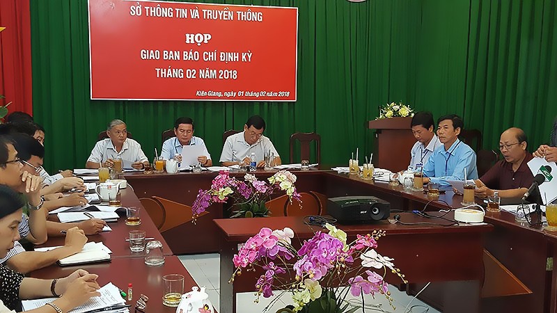 Xã hội - Công an Kiên Giang thông tin vụ 'bêu' tên người mua, bán dâm giữa phố