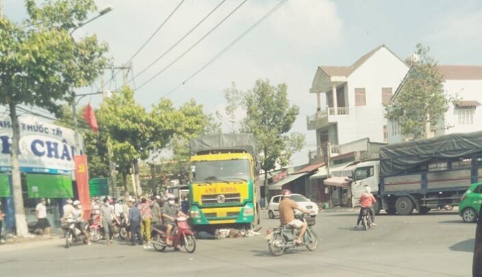 Dân sinh - Bình Dương: Nam sinh viên bị xe tải cán tử vong trên đường về nhà