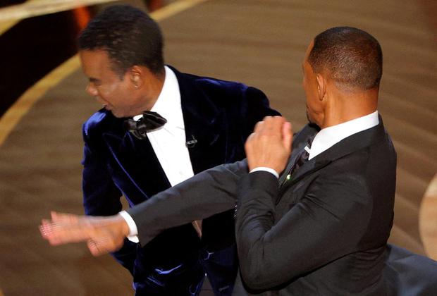 Văn hoá - Will Smith gặp tổn thương tinh thần sau cú tát Chris Rock ở Oscar