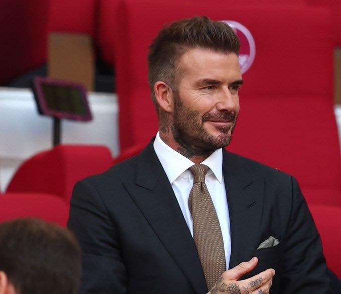 Thể thao - Đại sứ World Cup 2022 David Beckham lịch lãm trên khán đài xem trận Anh và Iran (Hình 3).