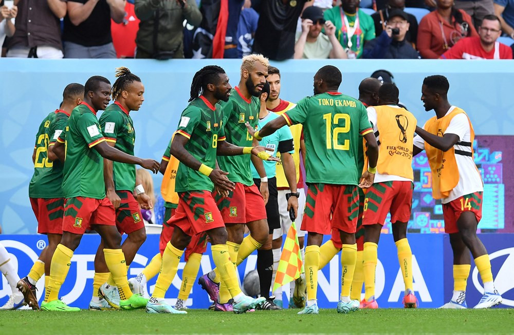 Thể thao - Siêu máy tính và chuyên gia dự đoán kết quả trận Cameroon và Brazil