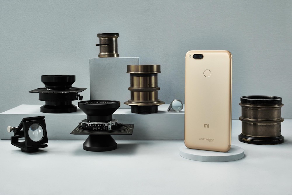 Công nghệ - Xiaomi ra mắt smartphone cấu hình y hệt Bphone, giá 5,3 triệu đồng