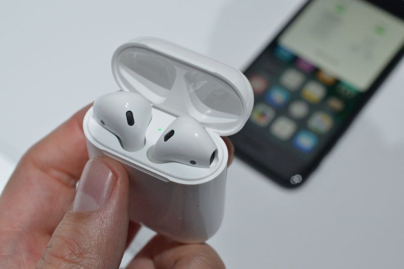 Cuộc sống số - Tai nghe AirPods của Apple bất ngờ bốc khói khiến khách hàng hoảng loạn