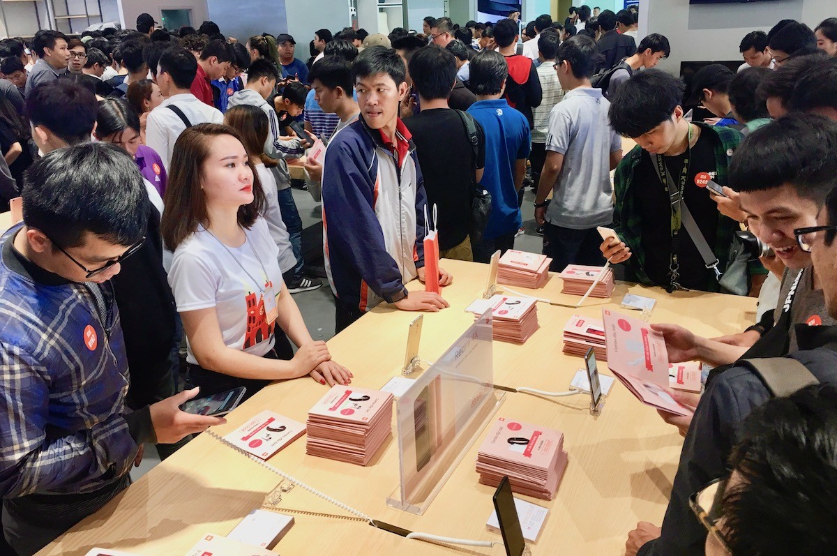 Xiaomi khai trương cửa hàng Mi Store uỷ quyền lớn nhất khu vực tại TP.HCM (Hình 2).