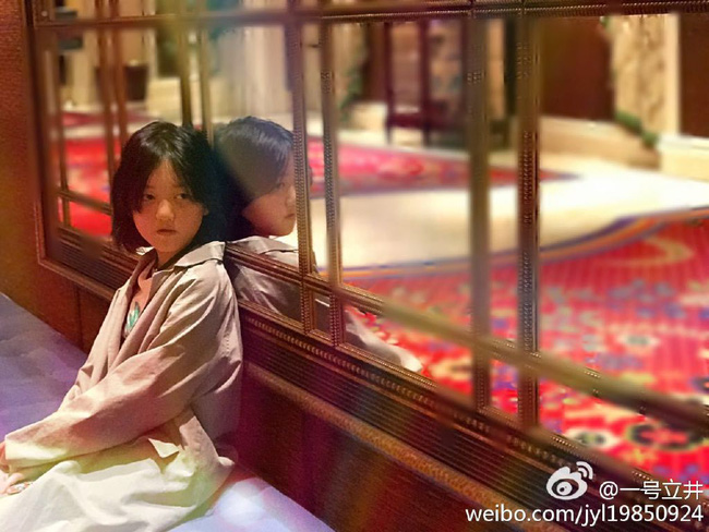 Ngôi sao - “Lệnh Hồ Xung” Lý Á Bằng: Vợ bỏ đi theo tình cũ và nỗi đau in hình nụ cười của con gái mắc dị tật (Hình 5).