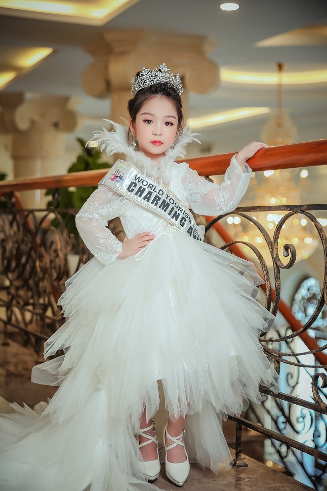 Ngôi sao - Vẻ đáng yêu của người mẫu nhí Việt Nam vừa đăng quang Hoa hậu nhí Á Âu - Little Miss Eurasia 2018 (Hình 4).