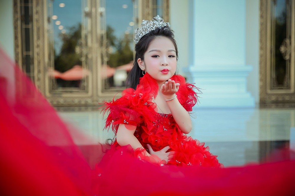 Ngôi sao - Vẻ đáng yêu của người mẫu nhí Việt Nam vừa đăng quang Hoa hậu nhí Á Âu - Little Miss Eurasia 2018 (Hình 12).