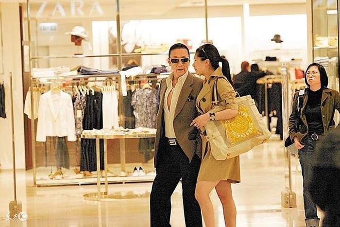 Ngôi sao - Tài tử phim “Thần điêu hiệp lữ”: 'Chơi xấu' tình trẻ kém 49 tuổi, về già trắng tay (Hình 6).