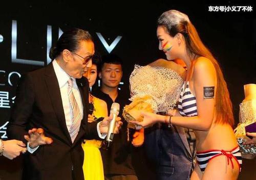 Ngôi sao - Tài tử phim “Thần điêu hiệp lữ”: 'Chơi xấu' tình trẻ kém 49 tuổi, về già trắng tay (Hình 3).
