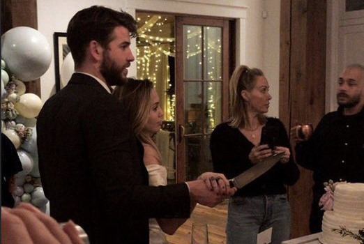 Ngôi sao - Miley Cyrus và Liam Hemsworth: Chuyện tình 10 năm tan - hợp