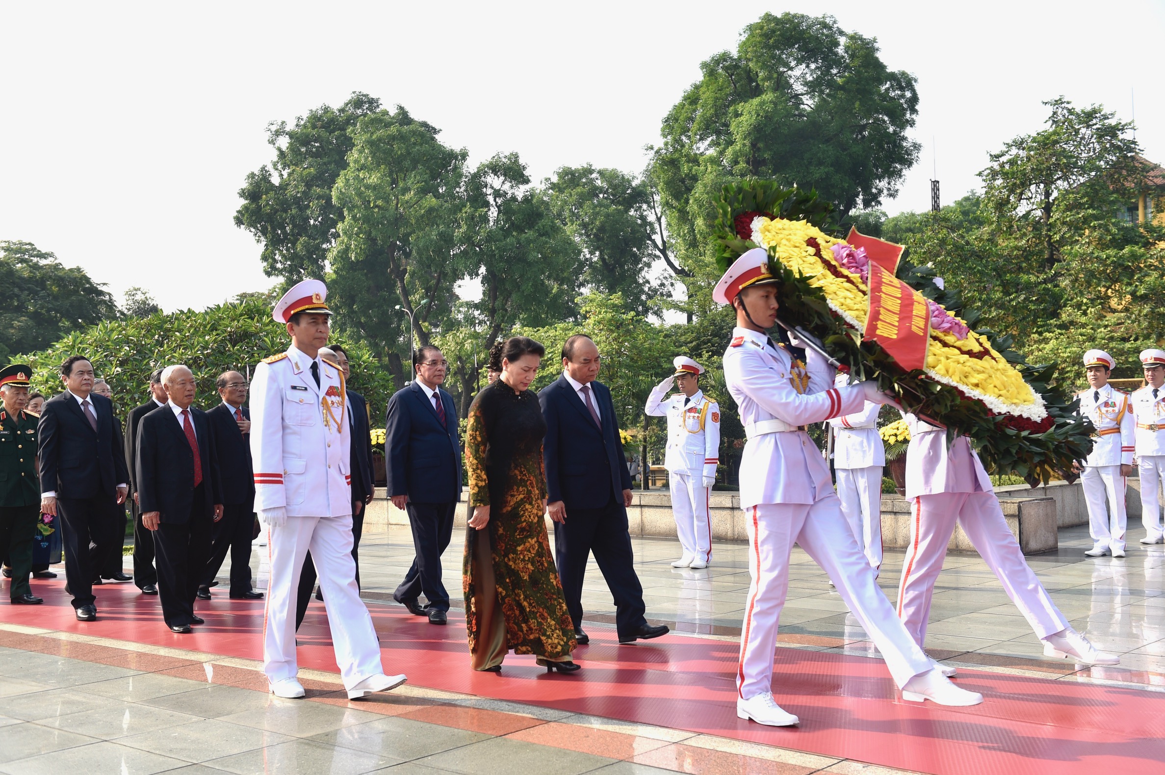 Chính sách - Lãnh đạo Đảng, Nhà nước viếng Chủ tịch Hồ Chí Minh (Hình 3).