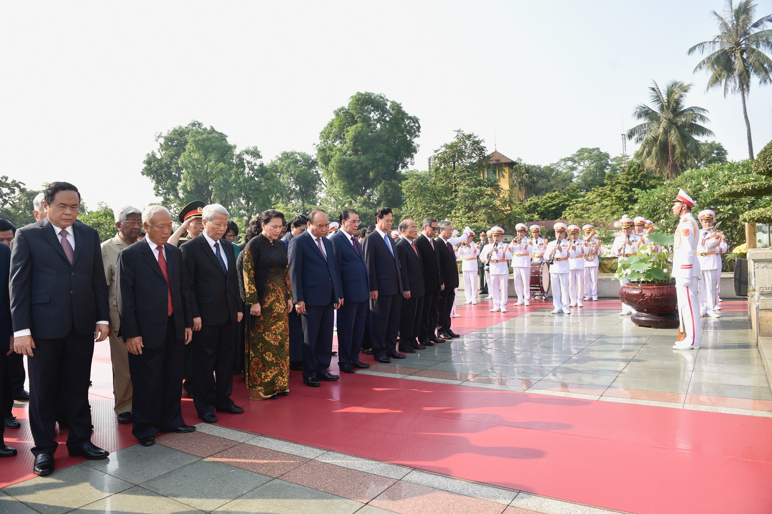 Chính sách - Lãnh đạo Đảng, Nhà nước viếng Chủ tịch Hồ Chí Minh (Hình 4).