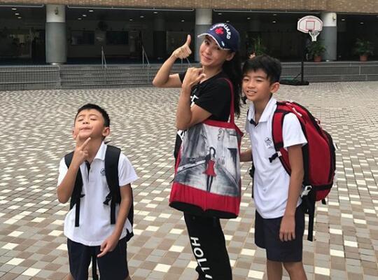 Ng&ocirc;i sao - Trương B&aacute; Chi lần đầu ti&ecirc;n khoe ảnh cận mặt cậu con trai thứ 3, sau ồn &agrave;o danh t&iacute;nh cha đứa trẻ (H&igrave;nh 2).