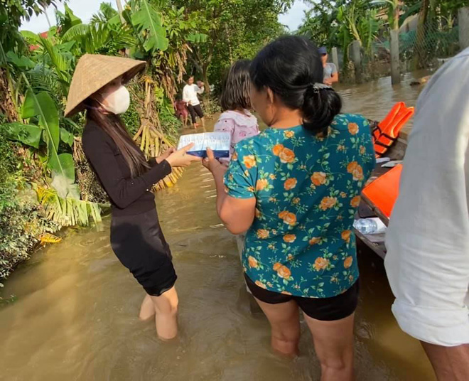 Ngôi sao - Ca sĩ Thuỷ Tiên đã kêu gọi được 22 tỷ đồng sau hai ngày