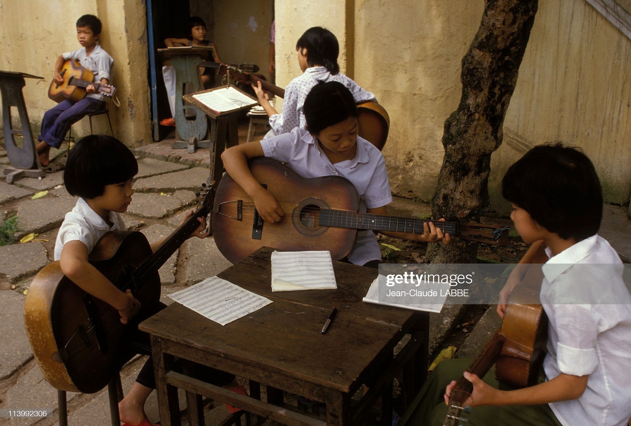 Văn hoá - Loạt ảnh mộc mạc không thể không xem về Hà Nội năm 1994 (Hình 3).