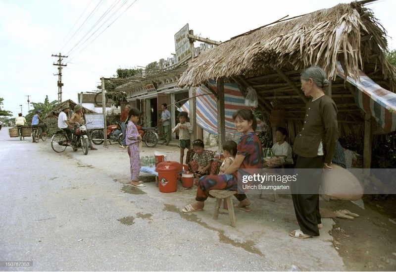 Văn hoá - Loạt ảnh mộc mạc không thể không xem về Hà Nội năm 1994 (Hình 15).