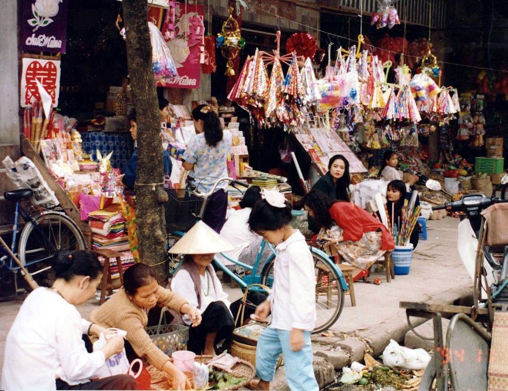 Văn hoá - Loạt ảnh mộc mạc không thể không xem về Hà Nội năm 1994 (Hình 19).