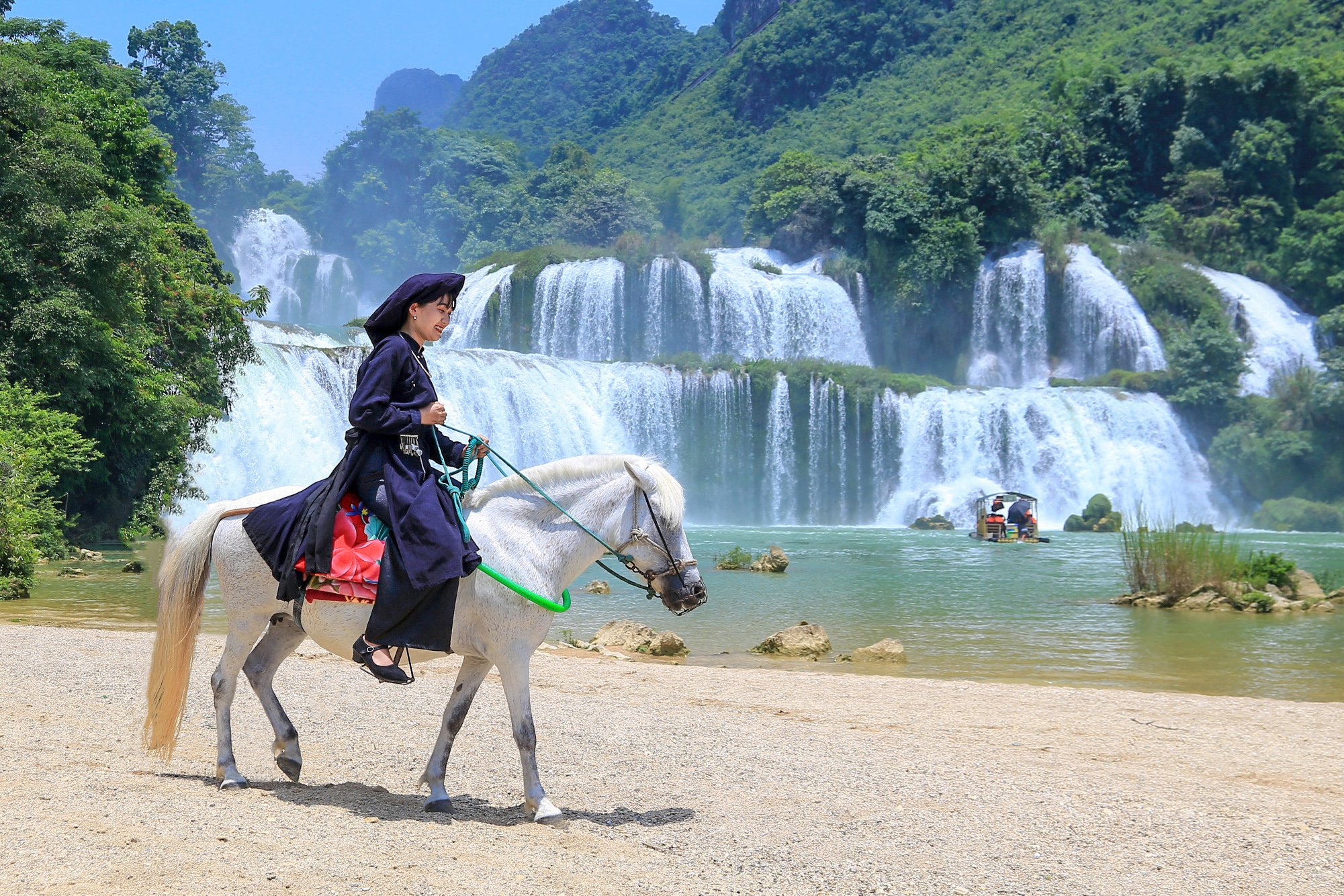 Văn hoá - Thác Bản Giốc Cao Bằng lọt top 21 thác nước đẹp nhất thế giới