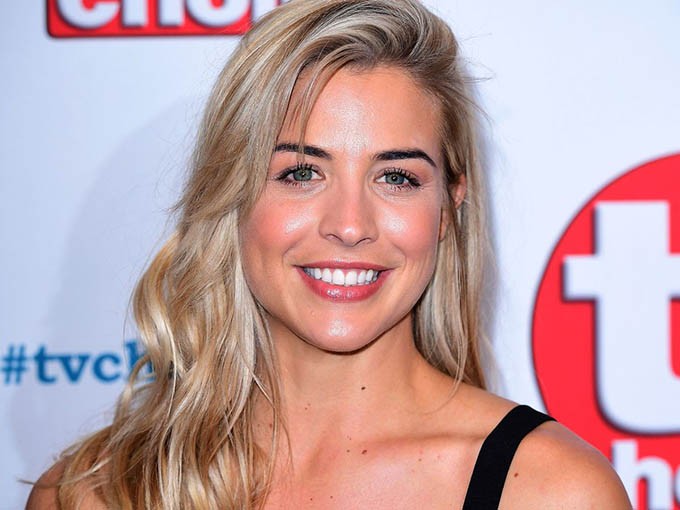 Hậu trường - Ronaldo thích làm gì khi về nhà người đẹp Gemma Atkinson? (Hình 6).