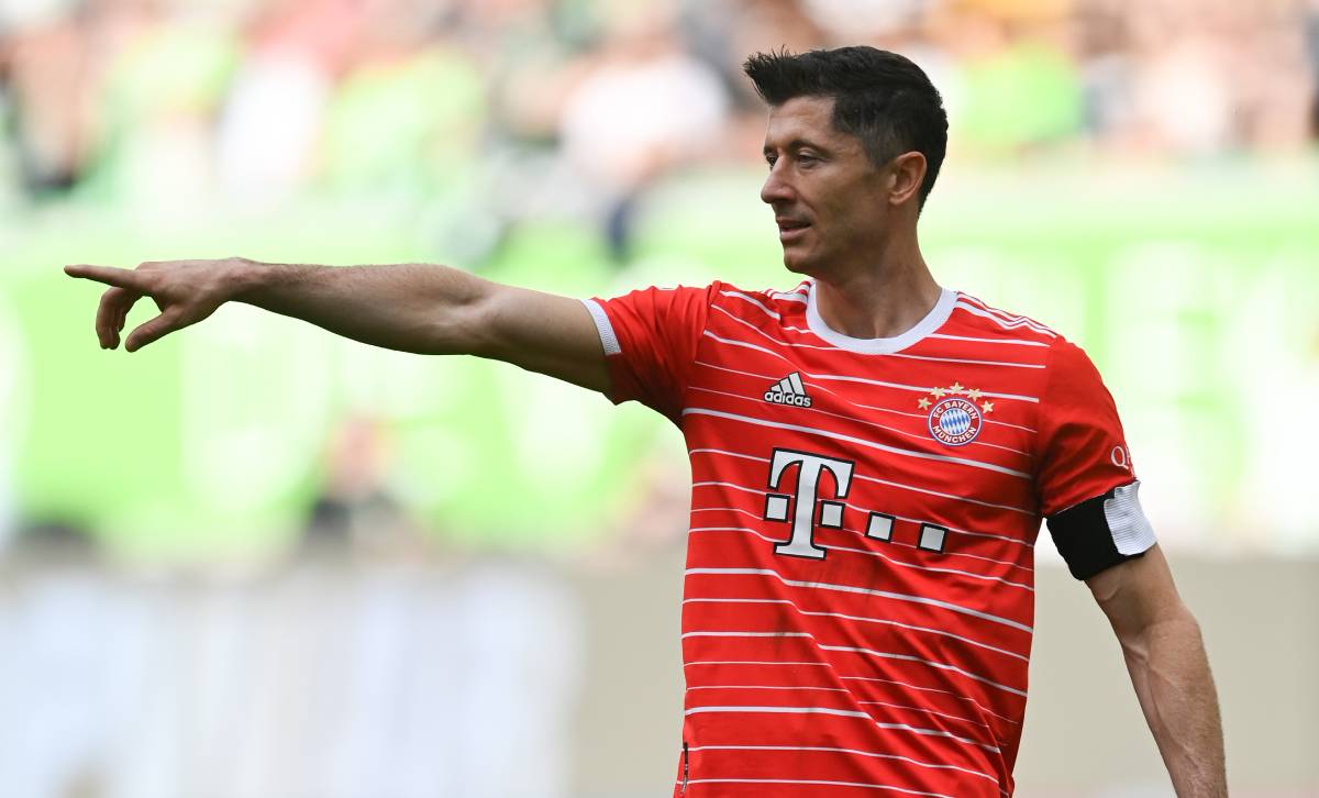 Bóng đá Đức - Lewandowski làm loạn ở Bayern Munich, Laporta gọi điện cảm ơn