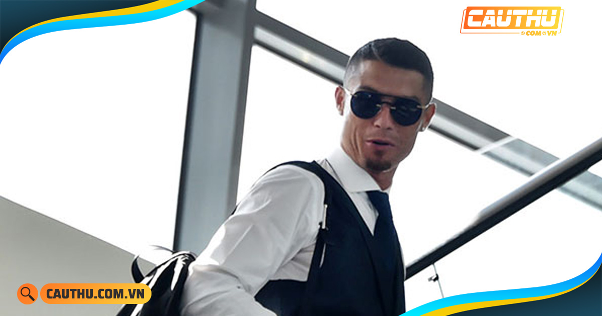 Bóng đá Anh -  Ronaldo trở lại Man United, nói chuyện với Ten Hag